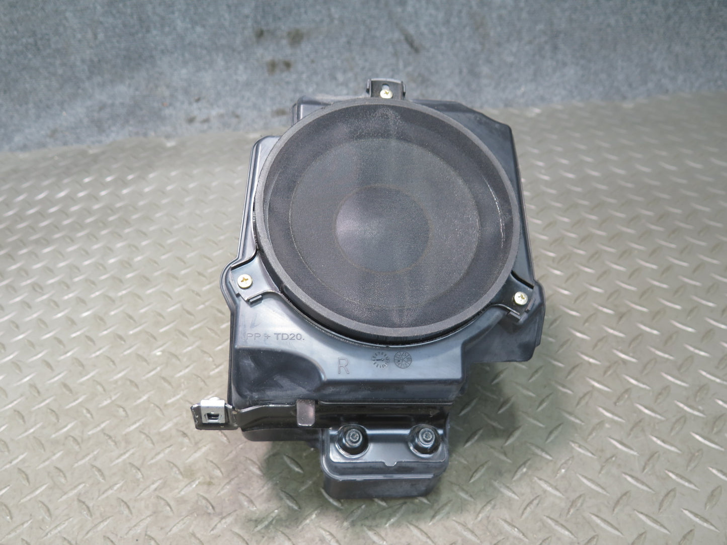 15-18 Jeep Wrangler JK Right Side Floor Subwoofer Speaker 68223344AA OEM