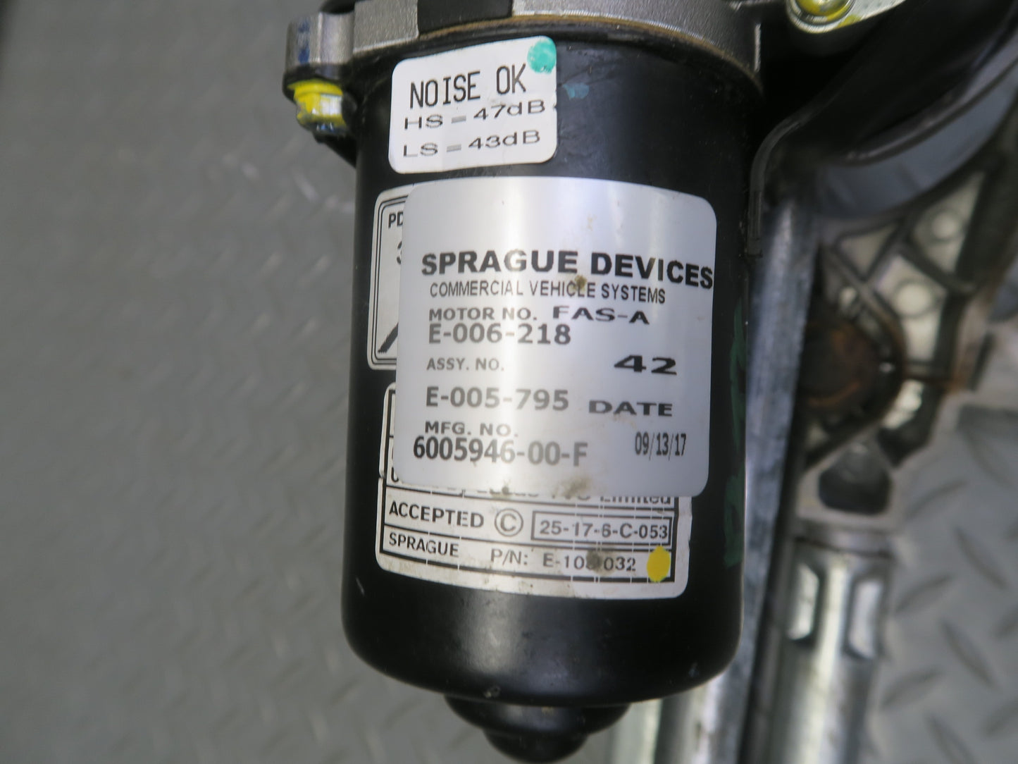 2016-2019 Tesla Model S 75D Front Windshield Wiper Motor W/ Transmission