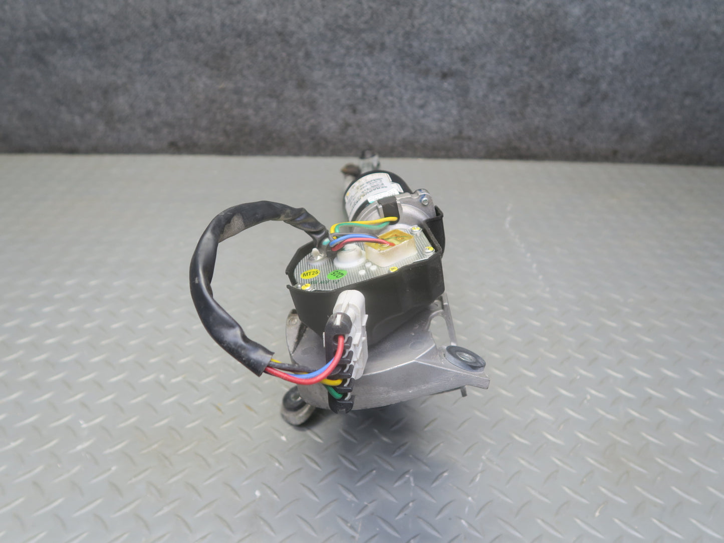 2016-2019 Tesla Model S 75D Front Windshield Wiper Motor W/ Transmission