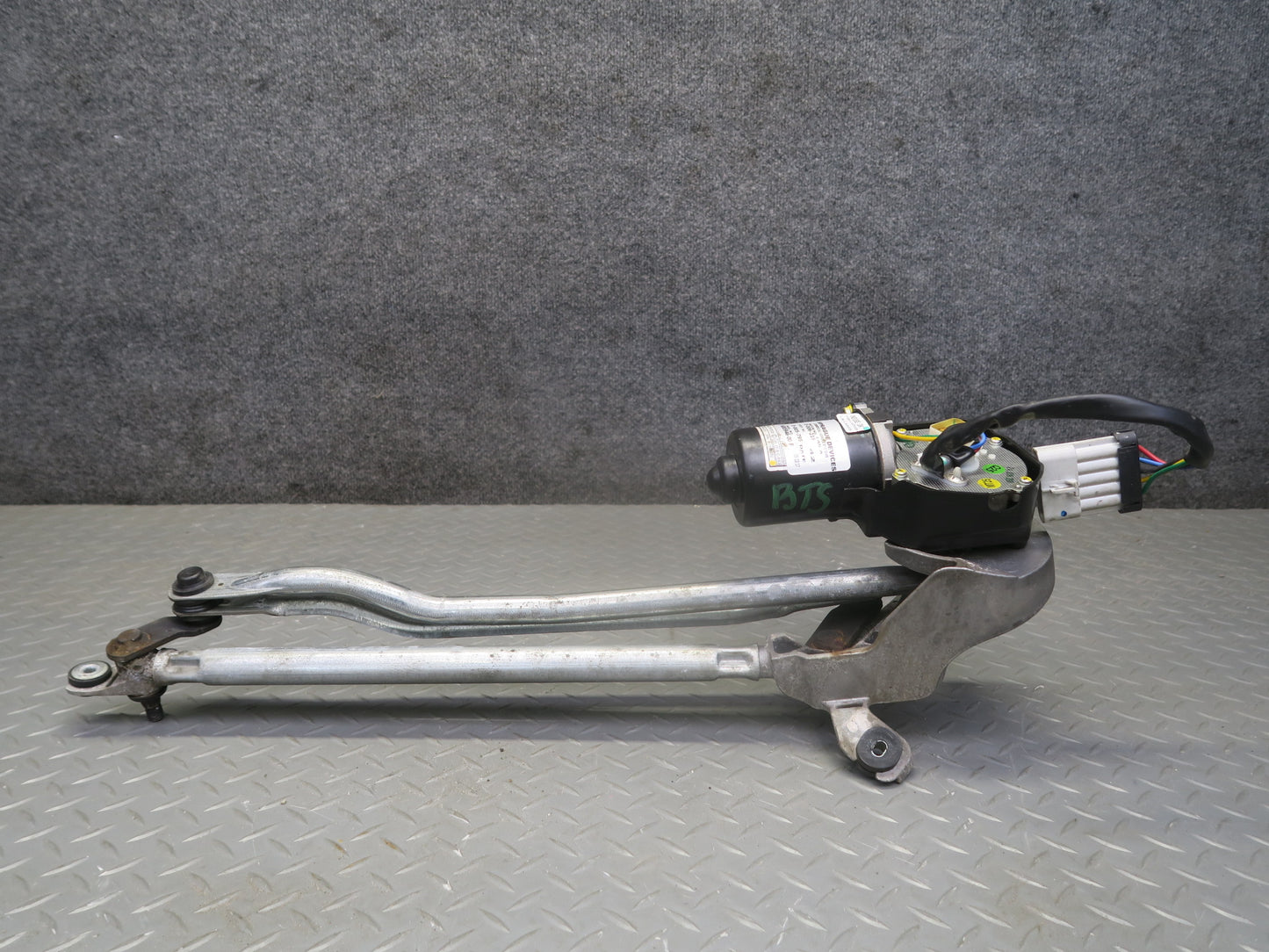2016-2019 Tesla Model S 75D Front Windshield Wiper Motor W/ Transmission