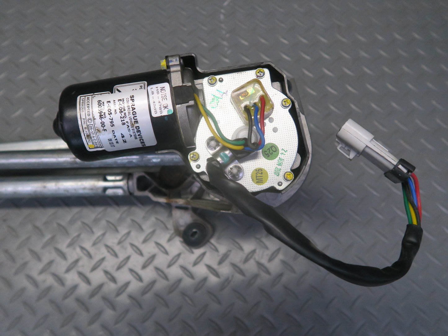 2016-2019 Tesla Model S 75D Front Windshield Wiper Motor W/ Transmission