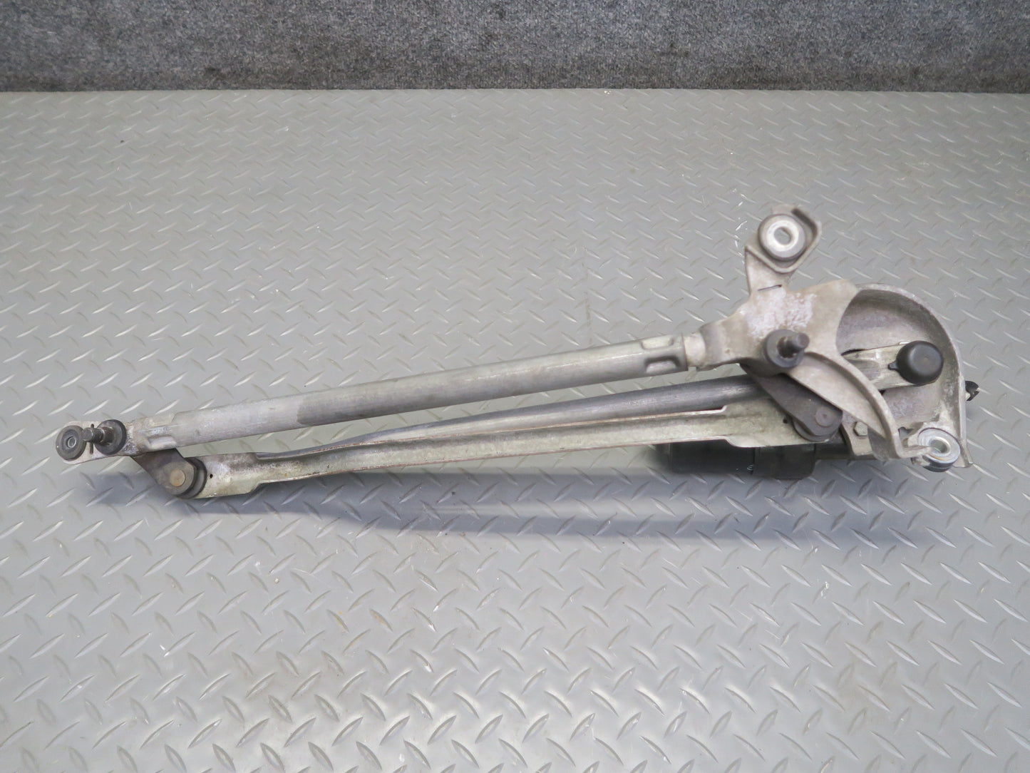 2016-2019 Tesla Model S 75D Front Windshield Wiper Motor W/ Transmission