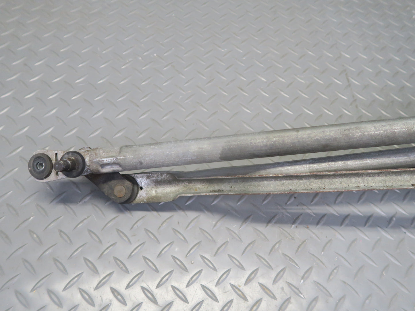 2016-2019 Tesla Model S 75D Front Windshield Wiper Motor W/ Transmission