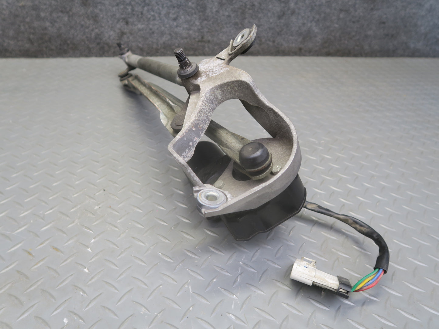 2016-2019 Tesla Model S 75D Front Windshield Wiper Motor W/ Transmission