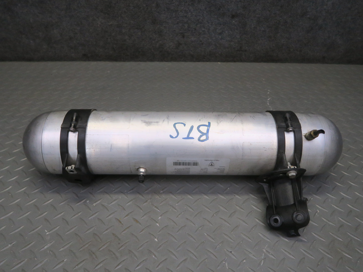2016-2019 Tesla Model S 75D Air Suspension Pressure Accumulator Vacuum Tank