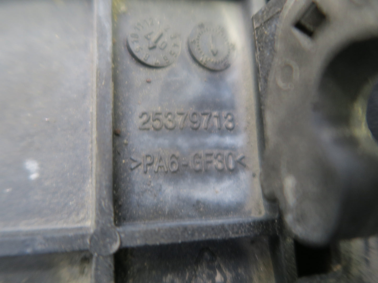 2010-2014 Cadillac Escalade Intake Manifold 25379713