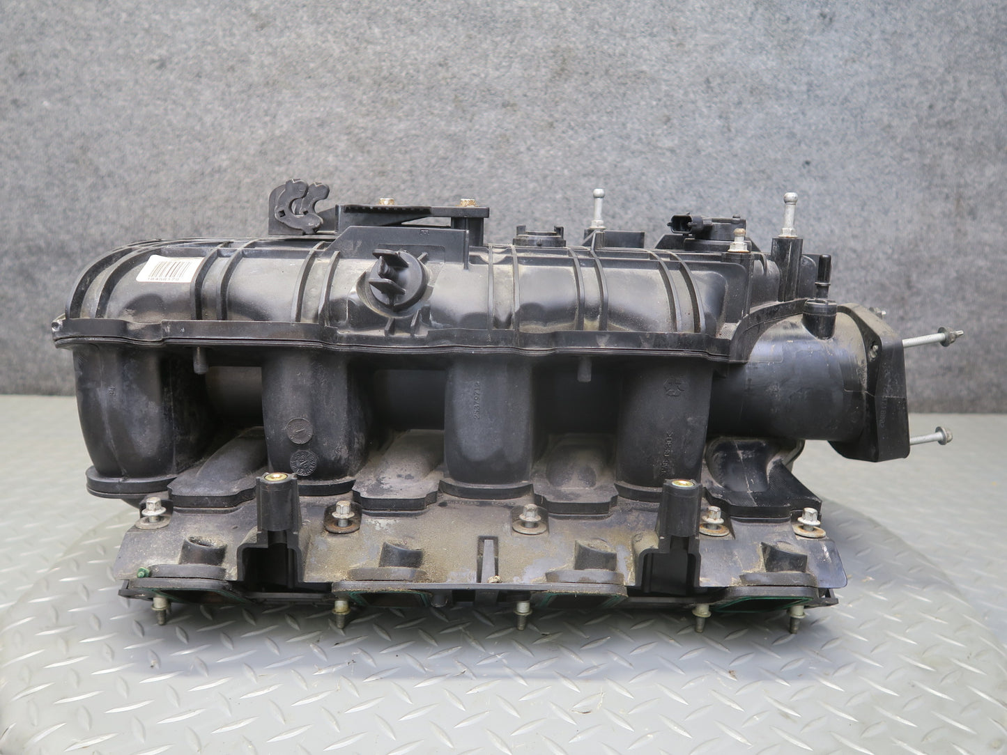 2010-2014 Cadillac Escalade Intake Manifold 25379713