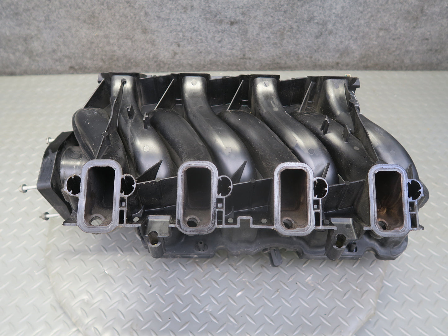 2010-2014 Cadillac Escalade Intake Manifold 25379713