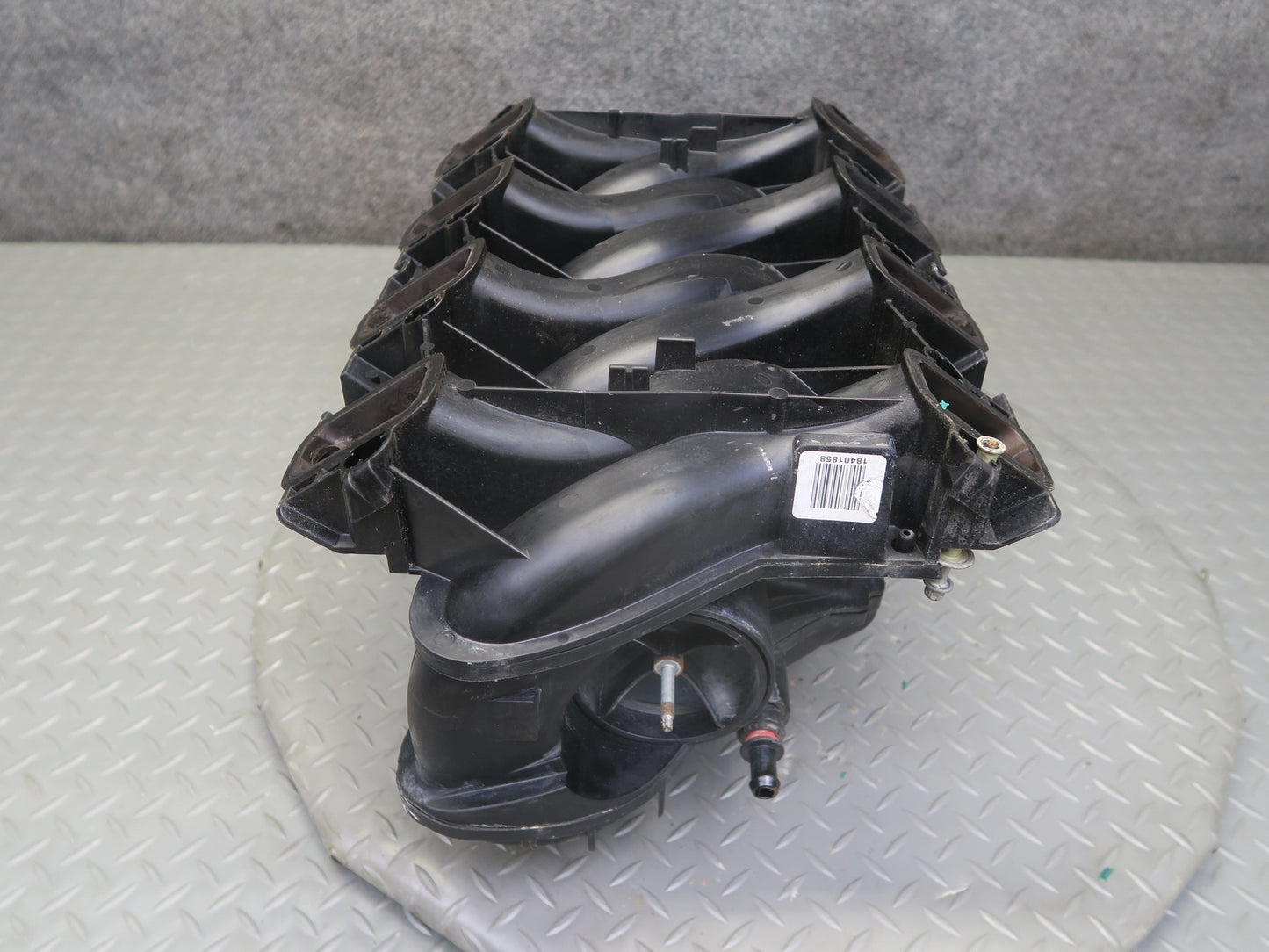 2010-2014 Cadillac Escalade Intake Manifold 25379713