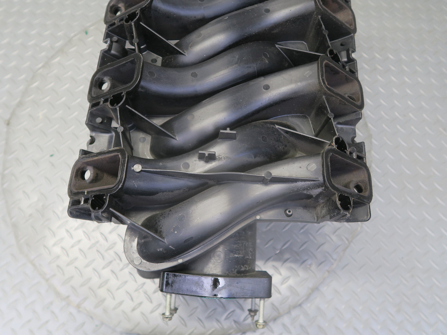 2010-2014 Cadillac Escalade Intake Manifold 25379713