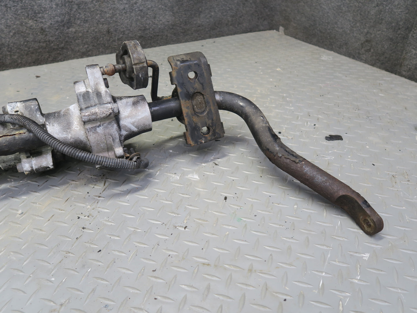 07-18 Jeep Wrangler JK 4x4 3.8L & 3.6L Front Active Stabilizer Sway Bar OEM