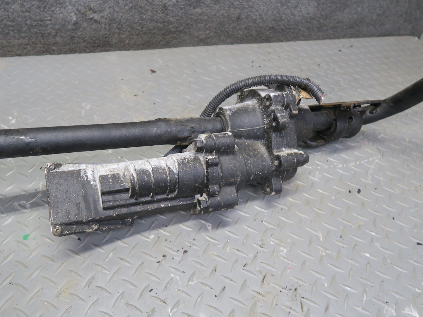 07-18 Jeep Wrangler JK 4x4 3.8L & 3.6L Front Active Stabilizer Sway Bar OEM