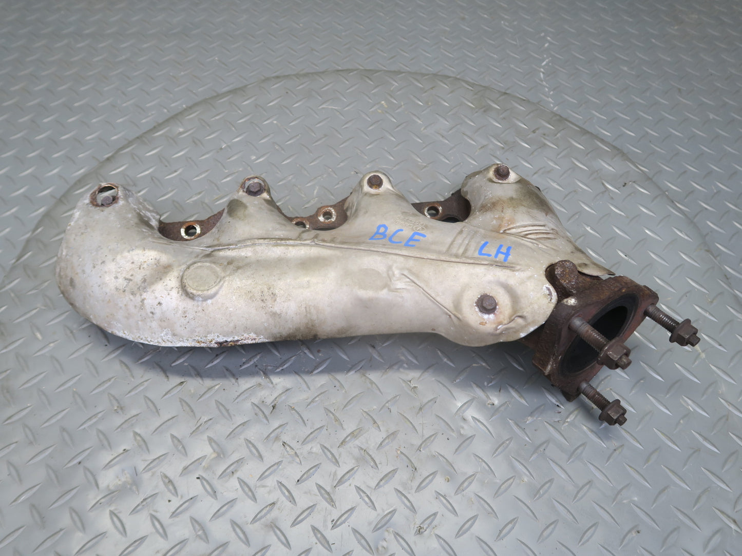 2010-2014 Cadillac Escalade Left Exhaust Manifold w Heat Shield