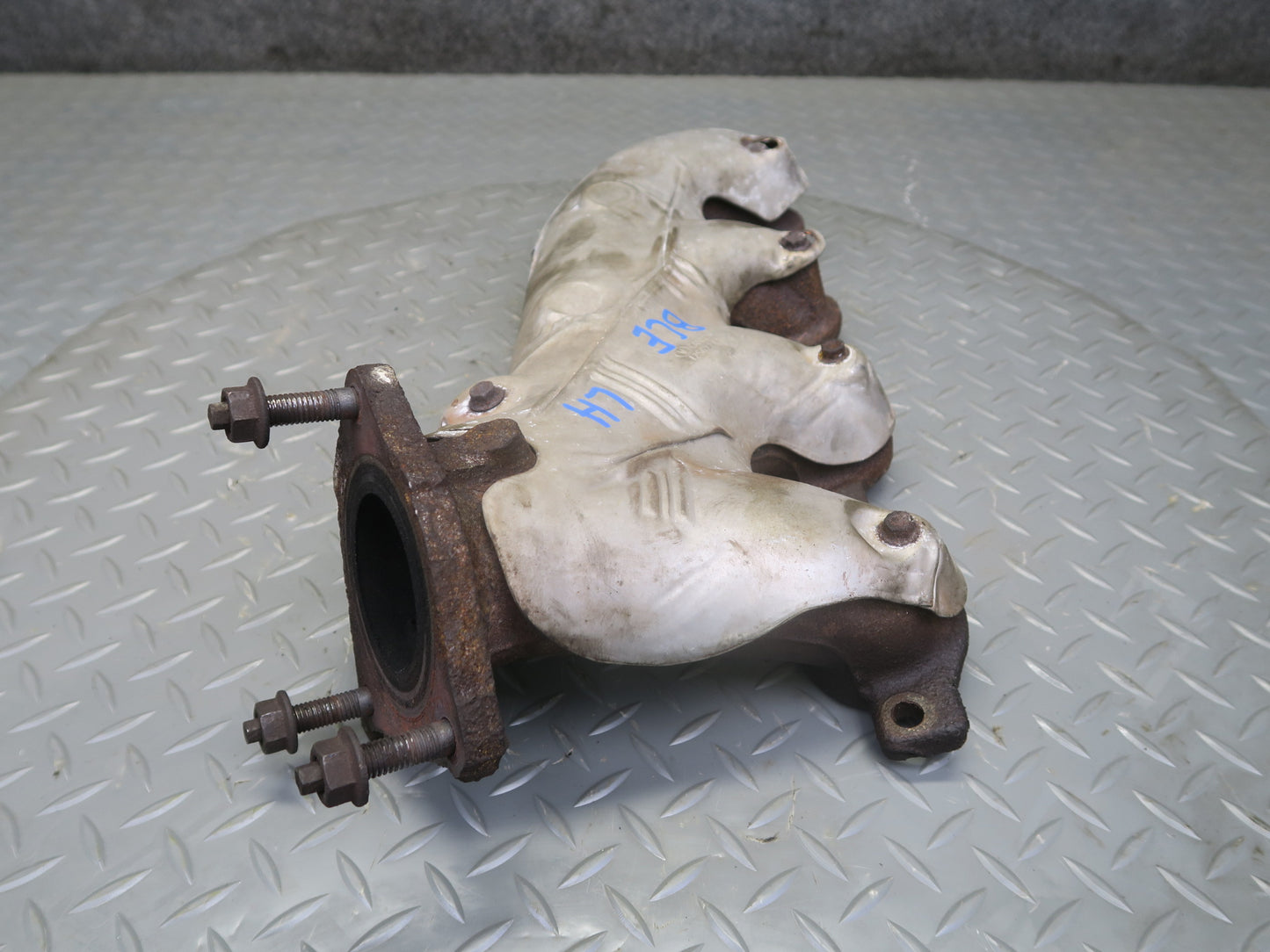 2010-2014 Cadillac Escalade Left Exhaust Manifold w Heat Shield