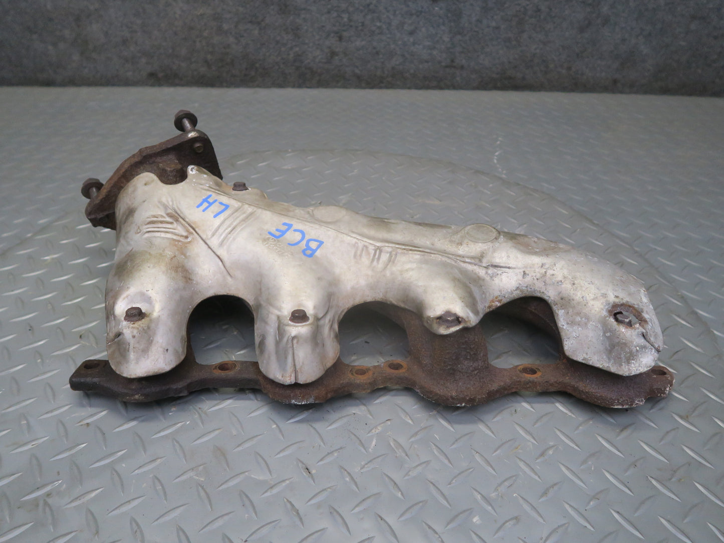2010-2014 Cadillac Escalade Left Exhaust Manifold w Heat Shield