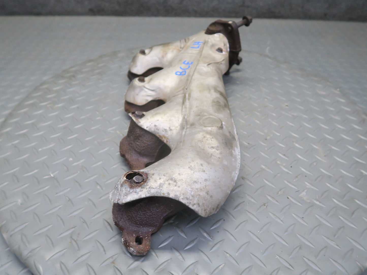 2010-2014 Cadillac Escalade Left Exhaust Manifold w Heat Shield