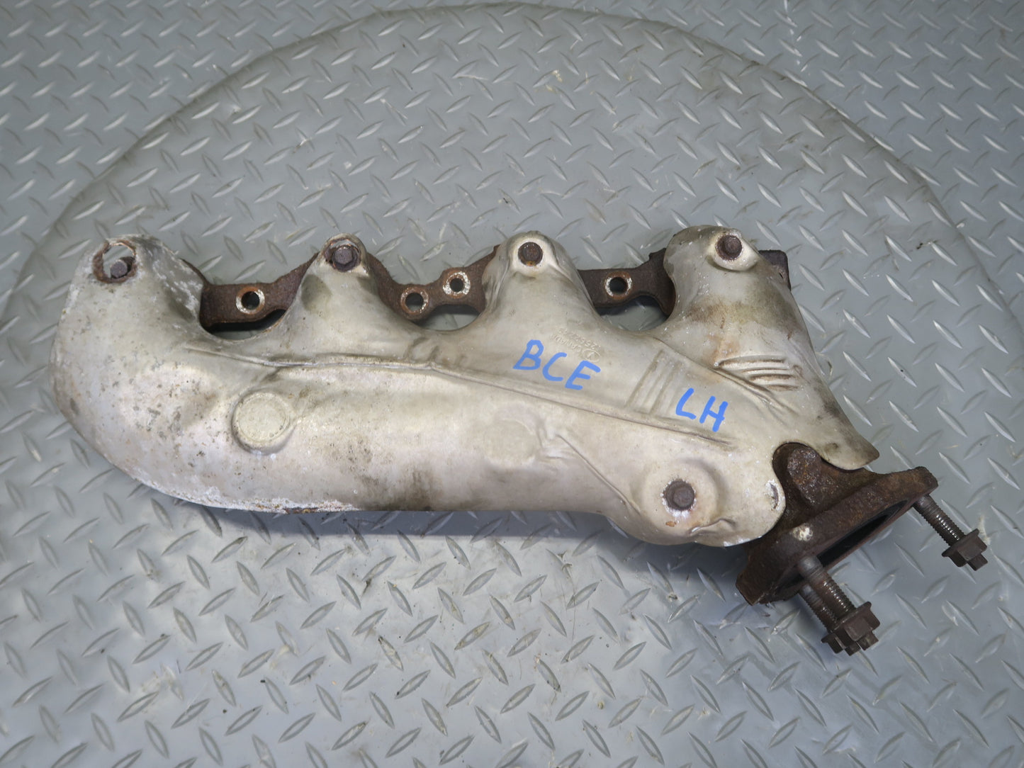 2010-2014 Cadillac Escalade Left Exhaust Manifold w Heat Shield