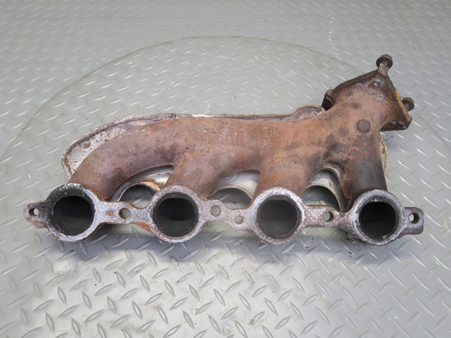 2010-2014 Cadillac Escalade Left Exhaust Manifold w Heat Shield