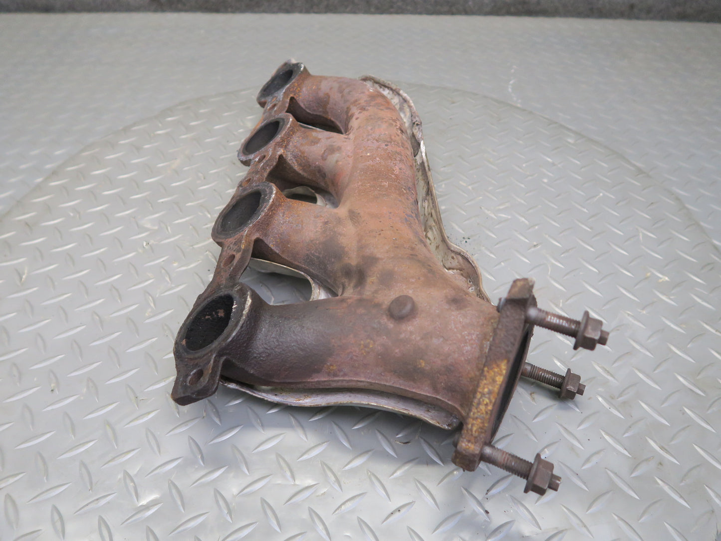 2010-2014 Cadillac Escalade Left Exhaust Manifold w Heat Shield