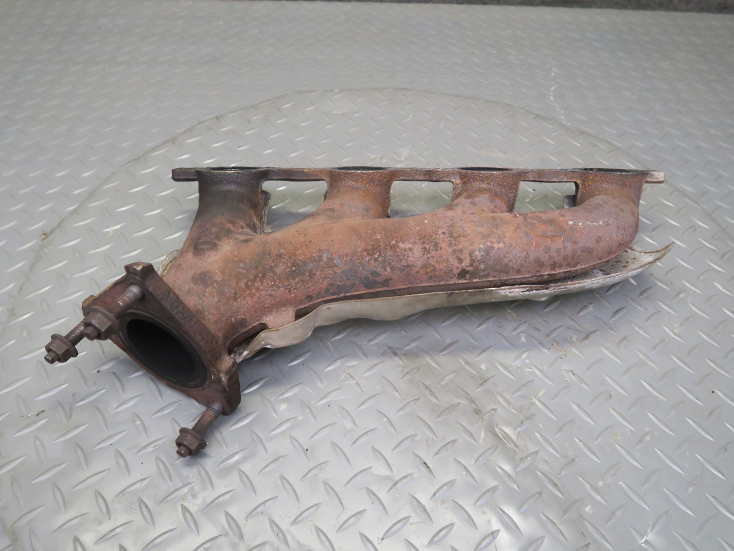 2010-2014 Cadillac Escalade Left Exhaust Manifold w Heat Shield