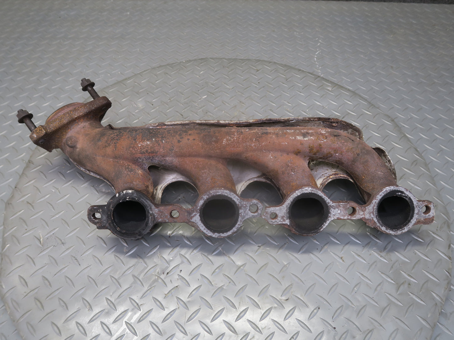 2010-2014 Cadillac Escalade Right Exhaust Manifold w Heat Shield