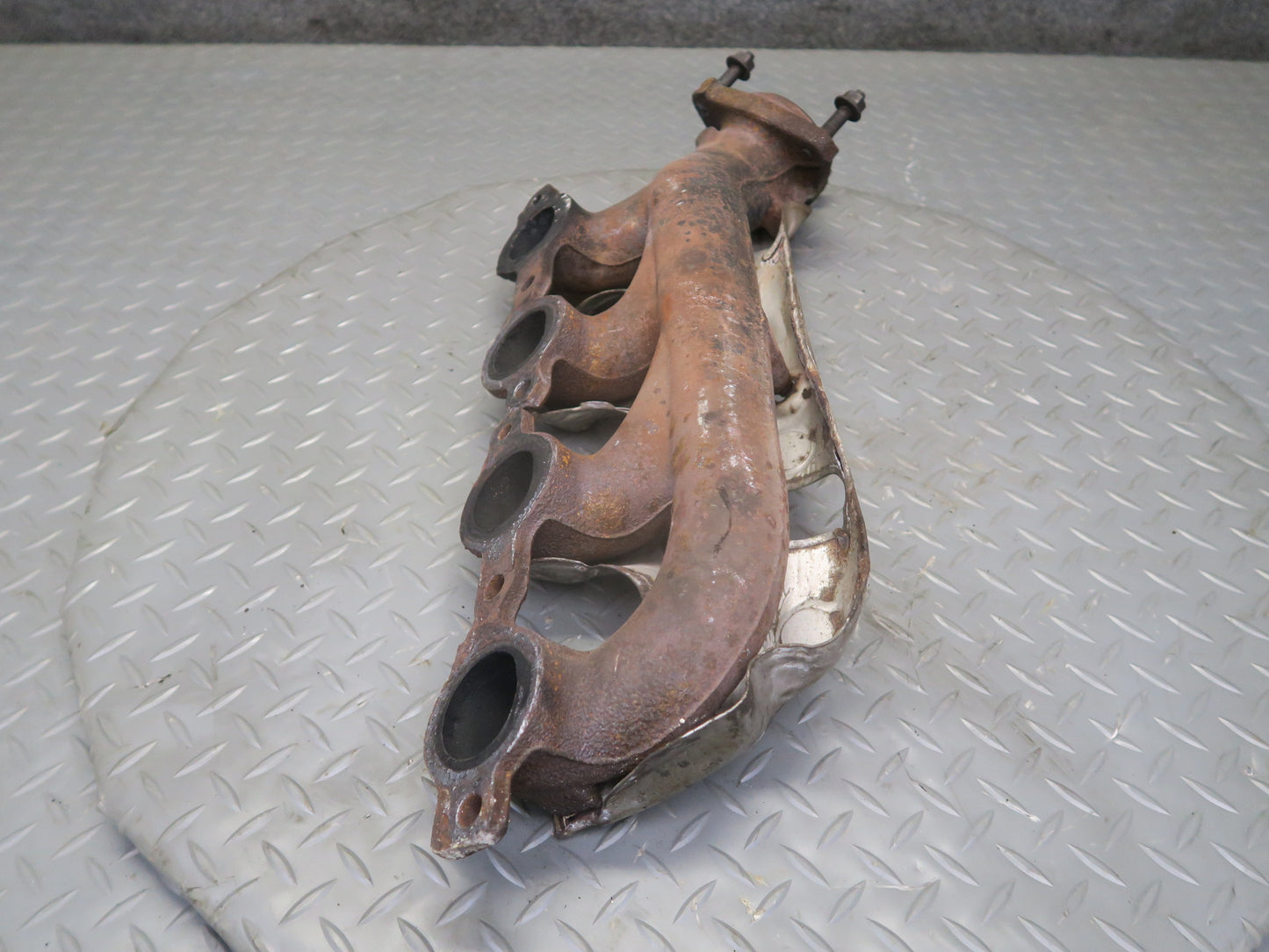 2010-2014 Cadillac Escalade Right Exhaust Manifold w Heat Shield
