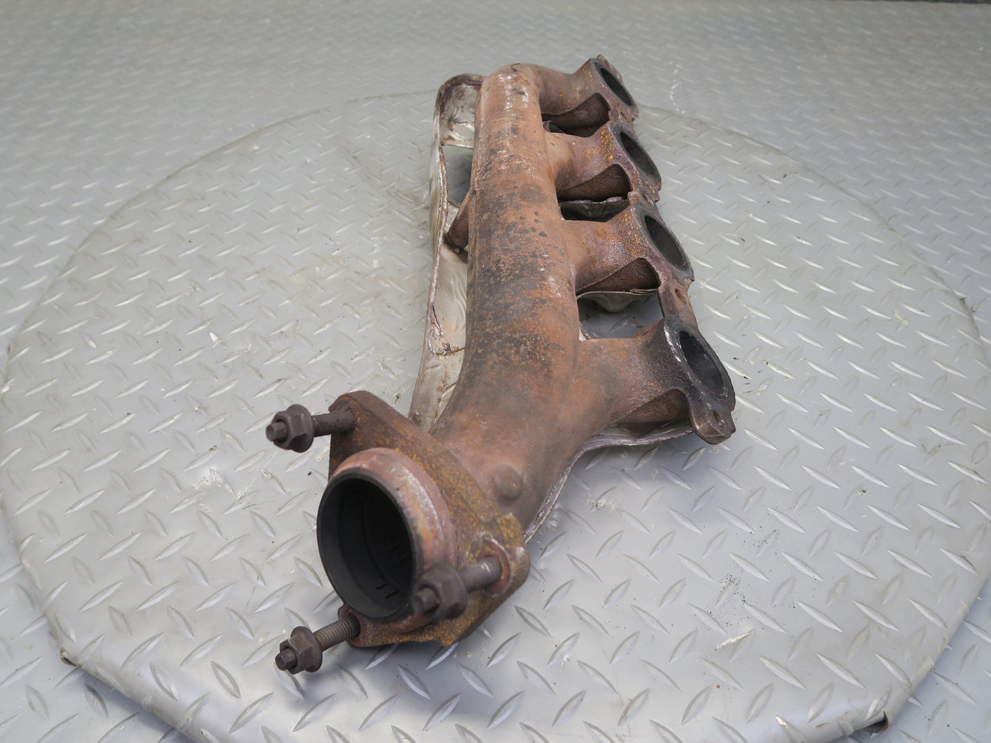 2010-2014 Cadillac Escalade Right Exhaust Manifold w Heat Shield
