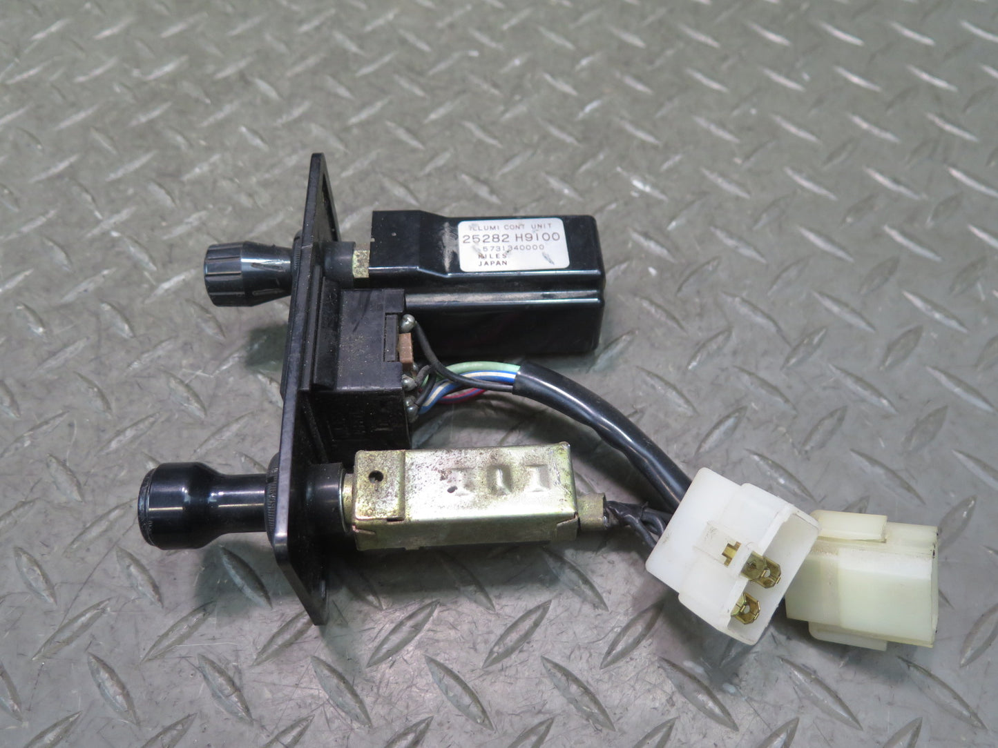 81-83 Datsun Nissan 280ZX Dimmer Rear Wiper & Defrost Switch Panel OEM