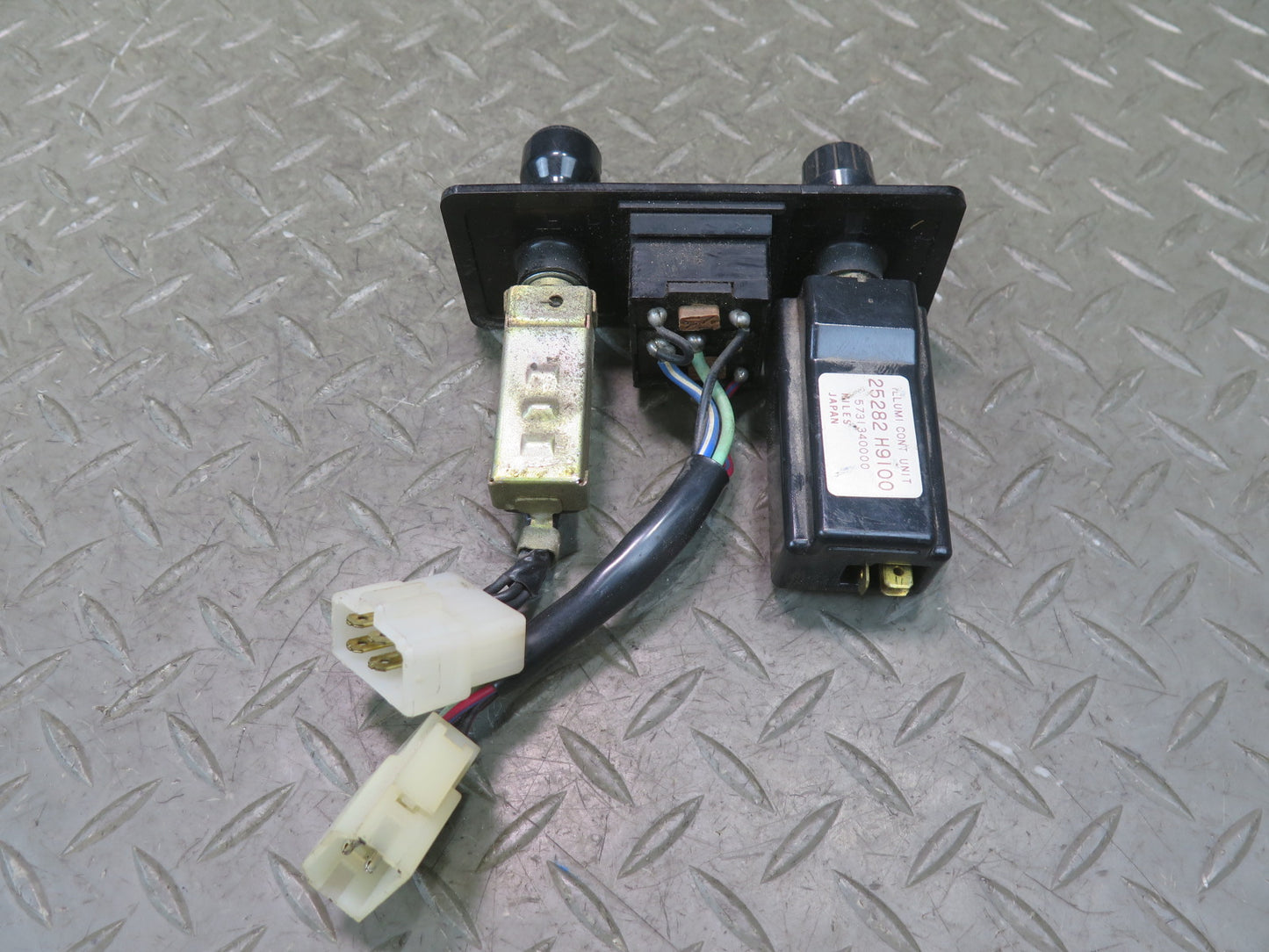 81-83 Datsun Nissan 280ZX Dimmer Rear Wiper & Defrost Switch Panel OEM