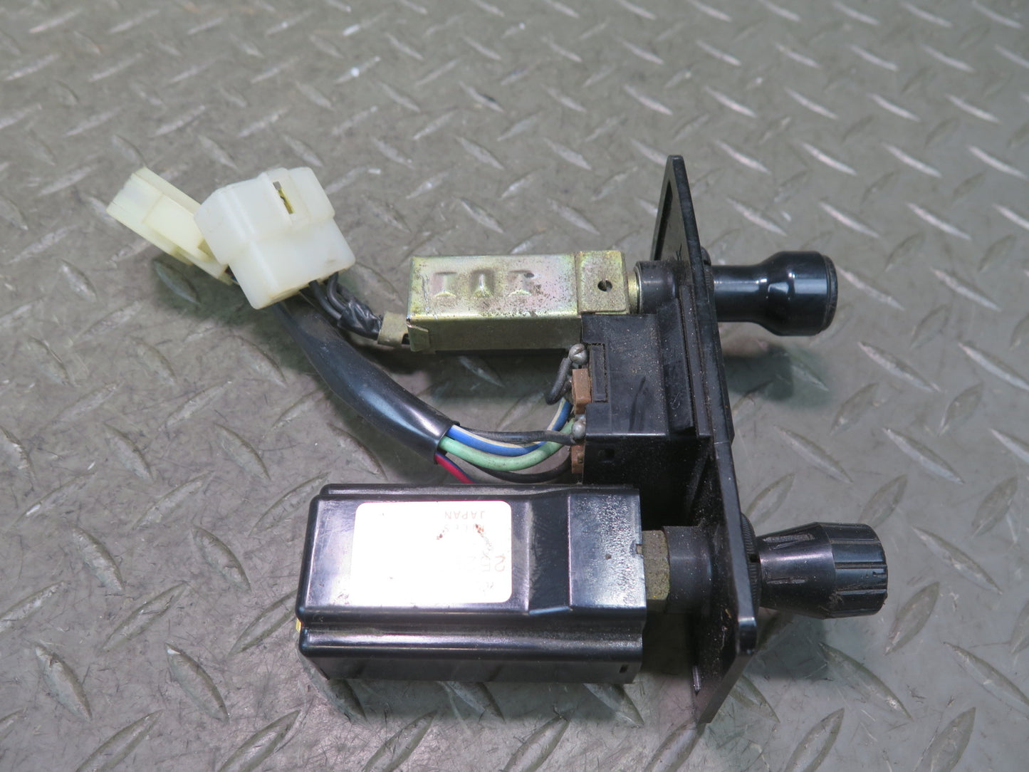 81-83 Datsun Nissan 280ZX Dimmer Rear Wiper & Defrost Switch Panel OEM