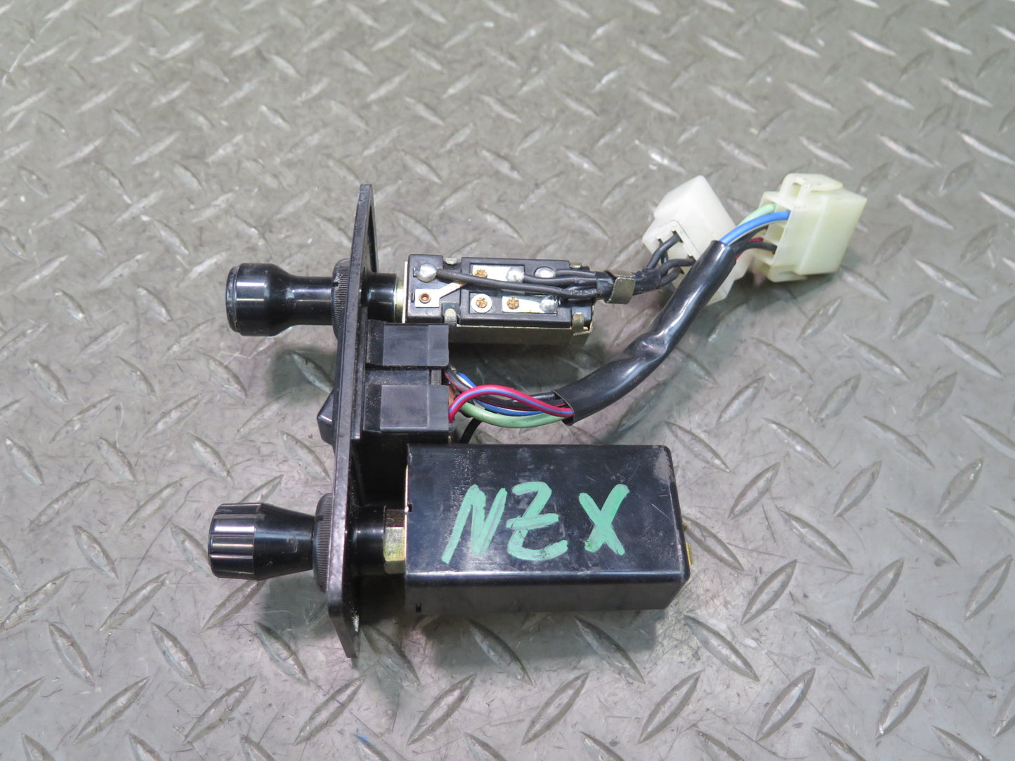 81-83 Datsun Nissan 280ZX Dimmer Rear Wiper & Defrost Switch Panel OEM