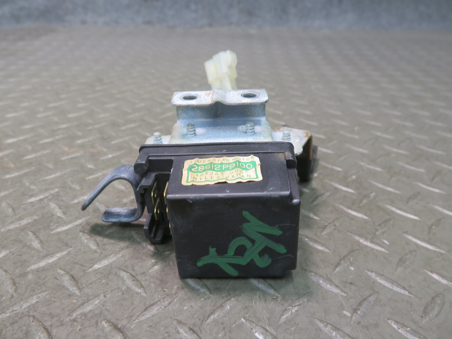 81-83 Datsun S130 280ZX Timer Fan Motor Control Module 28912-P9100 OEM