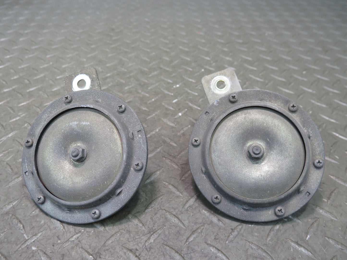 79-83 Datsun Nissan 280ZX S130 High & Low Tone Note Pitch Horn Signal Set OEM