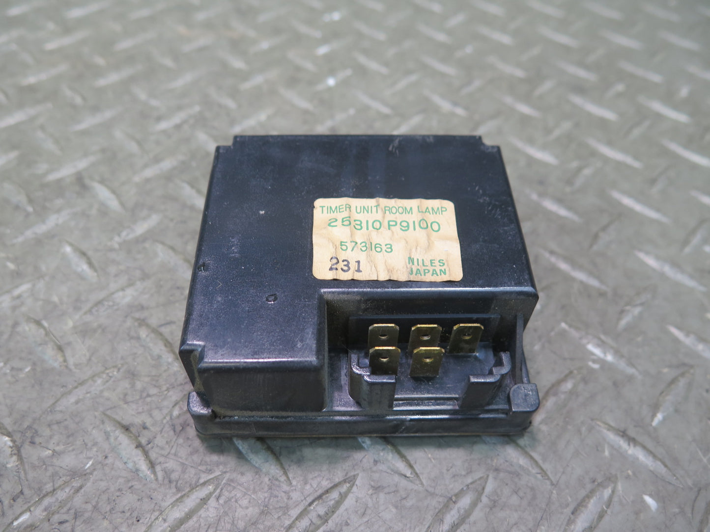 81-83 Datsun Nissan 280ZX S130 Timer Unit Room Lamp 25310-P9100 OEM