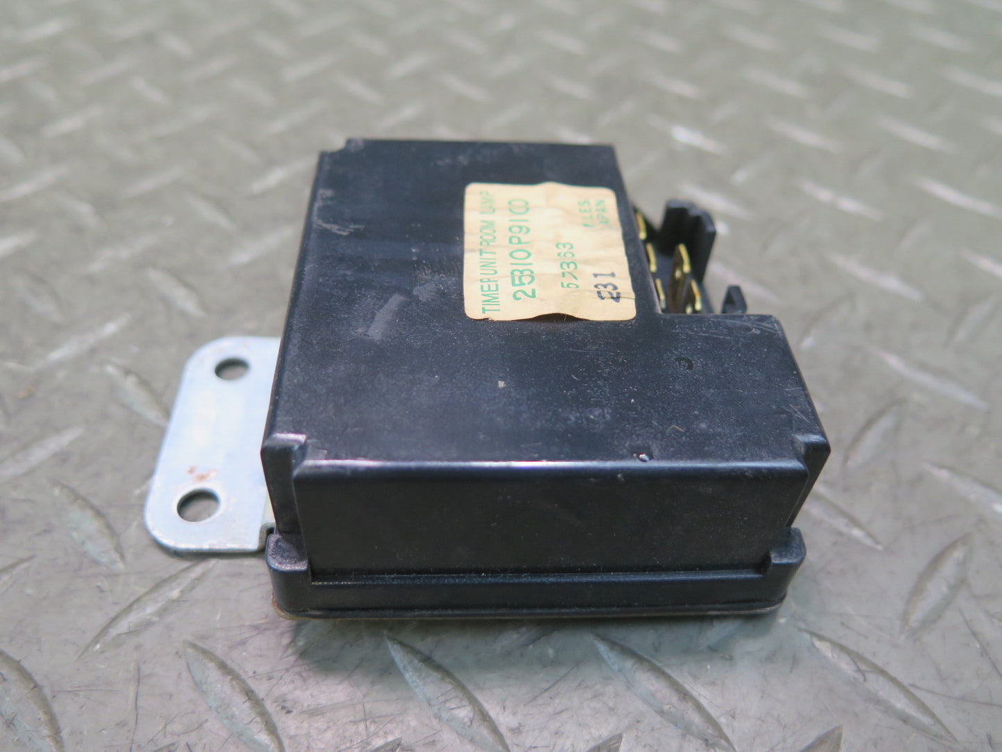 81-83 Datsun Nissan 280ZX S130 Timer Unit Room Lamp 25310-P9100 OEM