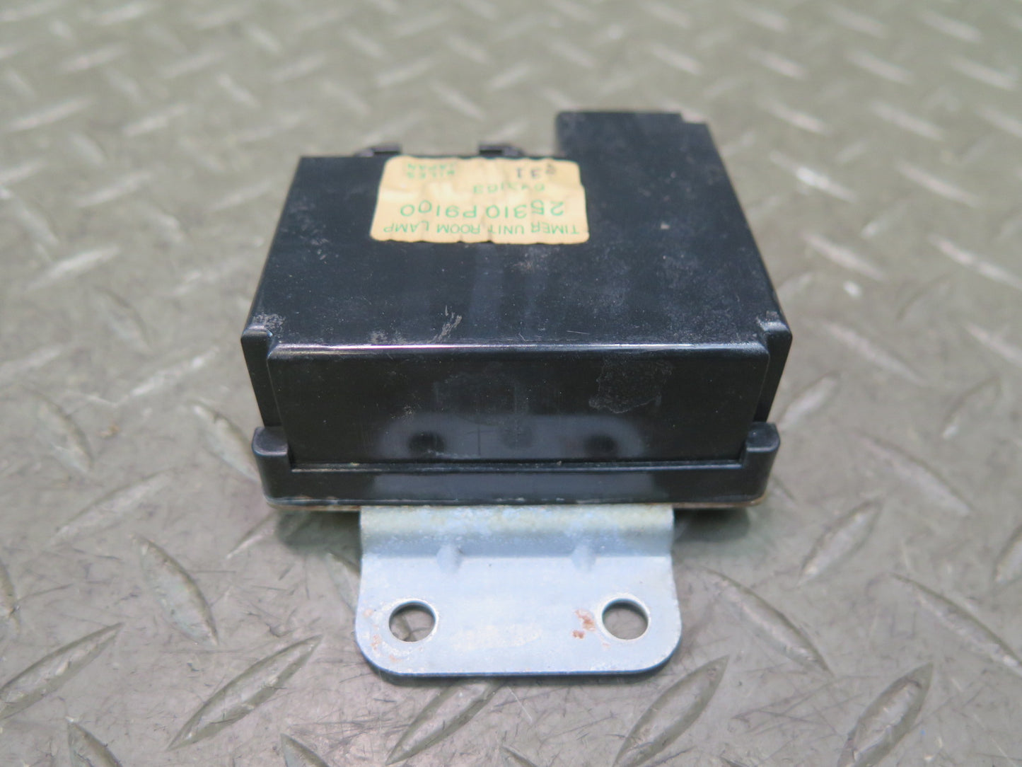 81-83 Datsun Nissan 280ZX S130 Timer Unit Room Lamp 25310-P9100 OEM