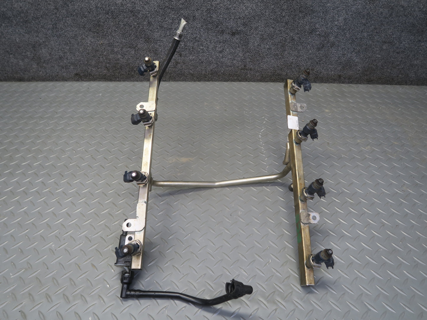 2010-2014 Cadillac Escalade Fuel Rail Injector Hose Line Set