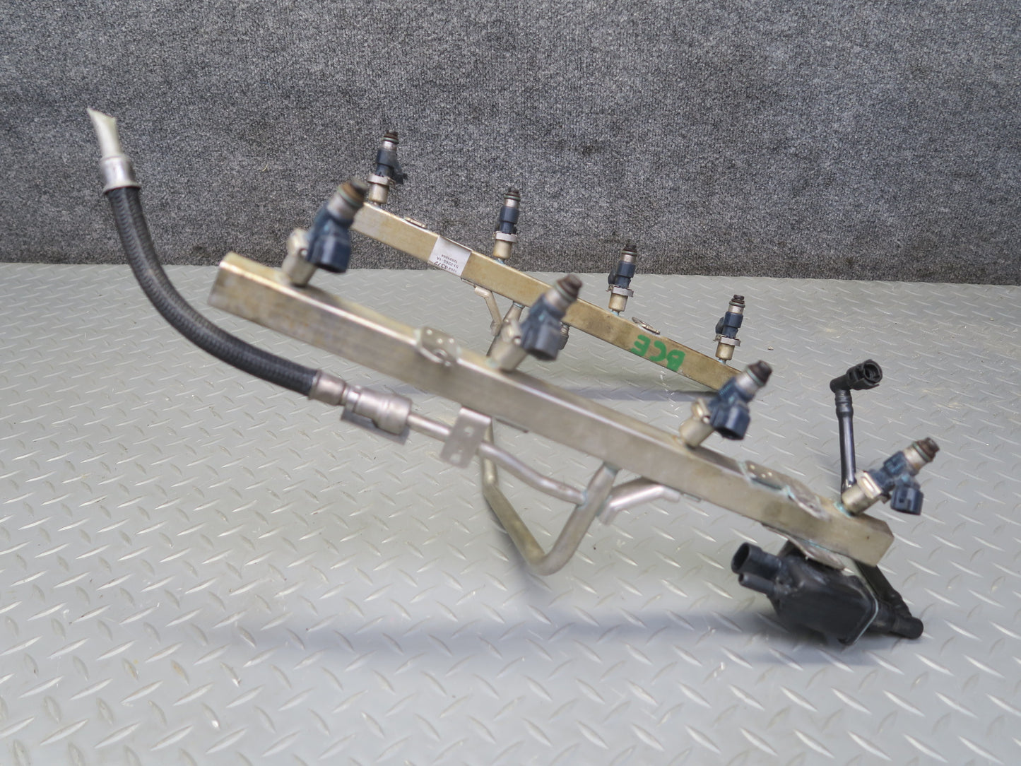 2010-2014 Cadillac Escalade Fuel Rail Injector Hose Line Set