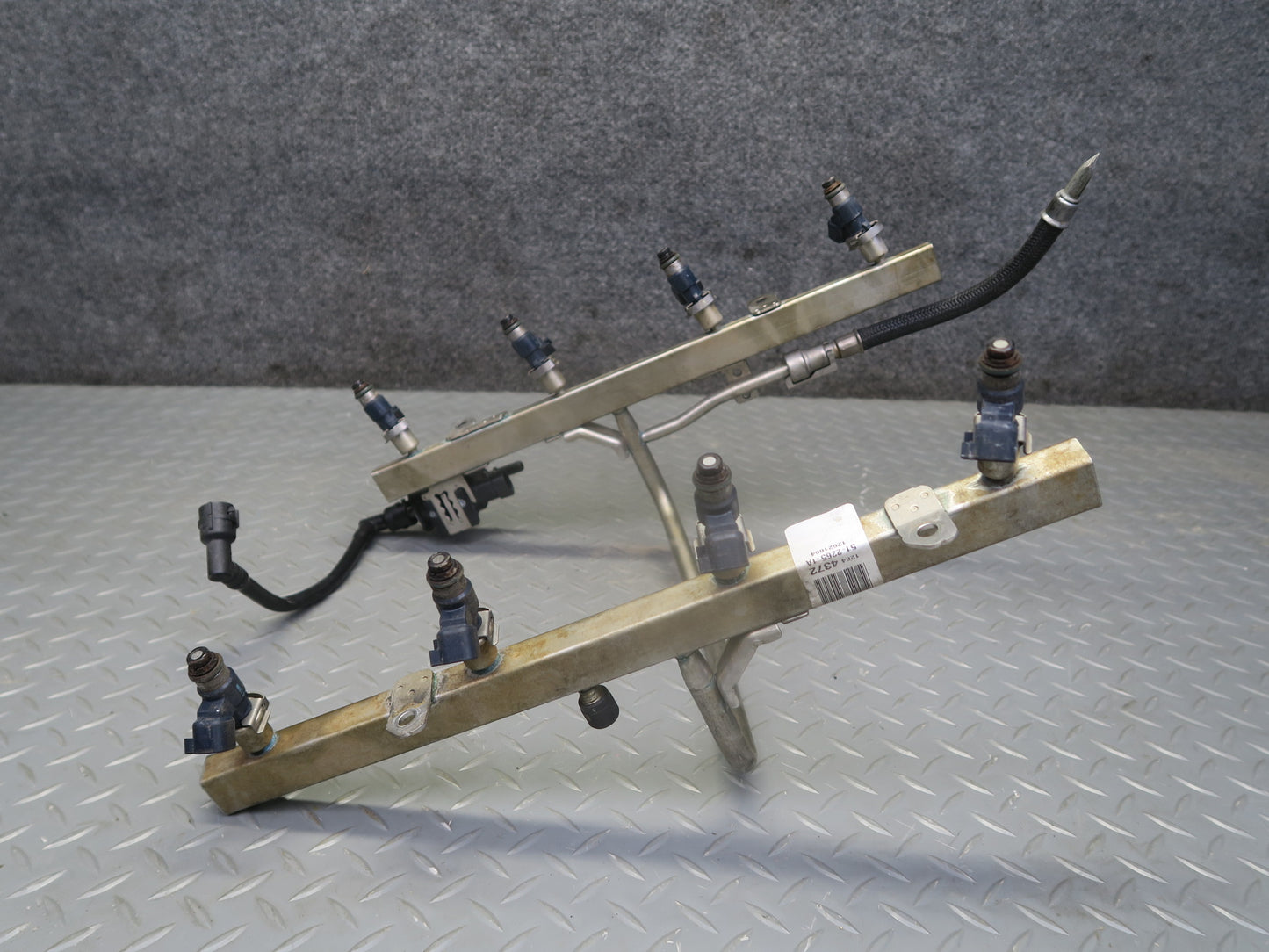 2010-2014 Cadillac Escalade Fuel Rail Injector Hose Line Set