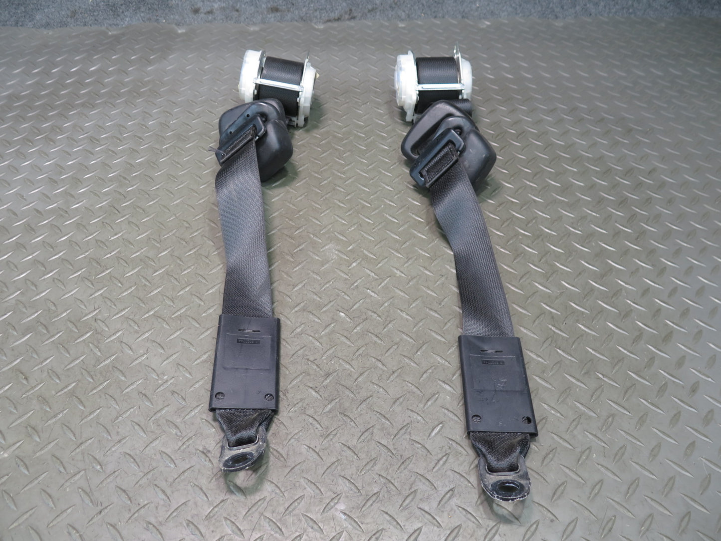 11-18 JEEP WRANGLER UNLIMITED RUBICON JK SET OF 2 REAR RIGHT & LEFT SEATBELT RETRACTOR OEM