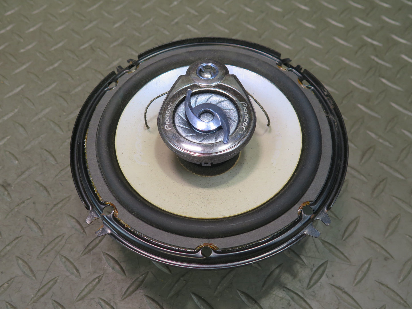 Set of 2 Pioneer TS-606 3-WAY 6.5'' 16CM 180W MAX Coaxial Car Speaker