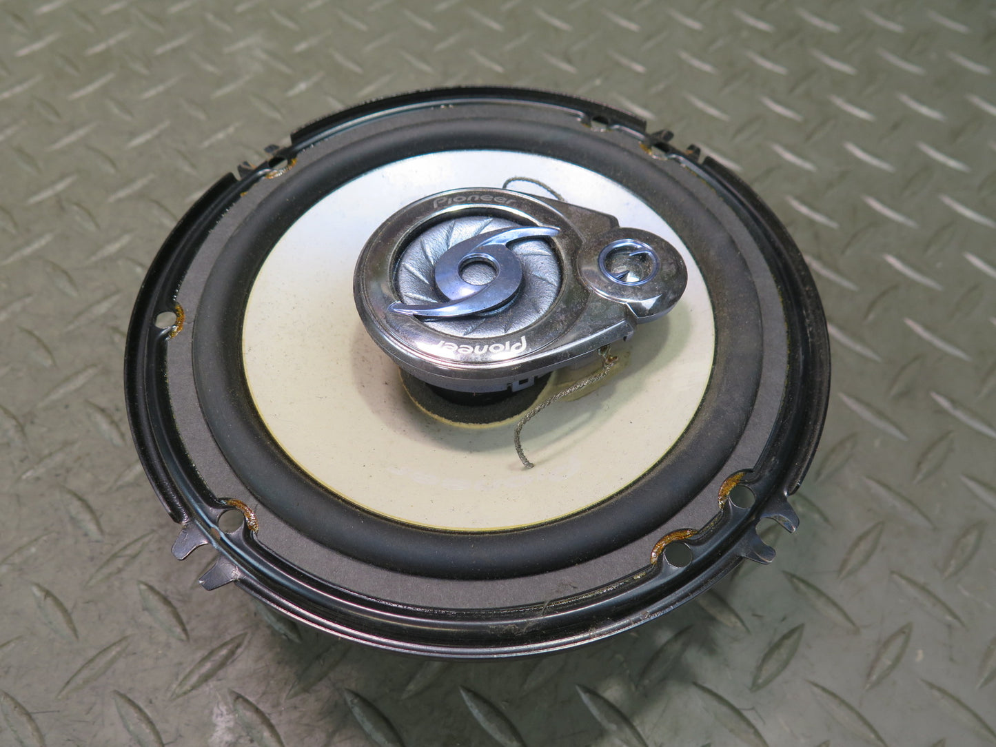 Set of 2 Pioneer TS-606 3-WAY 6.5'' 16CM 180W MAX Coaxial Car Speaker