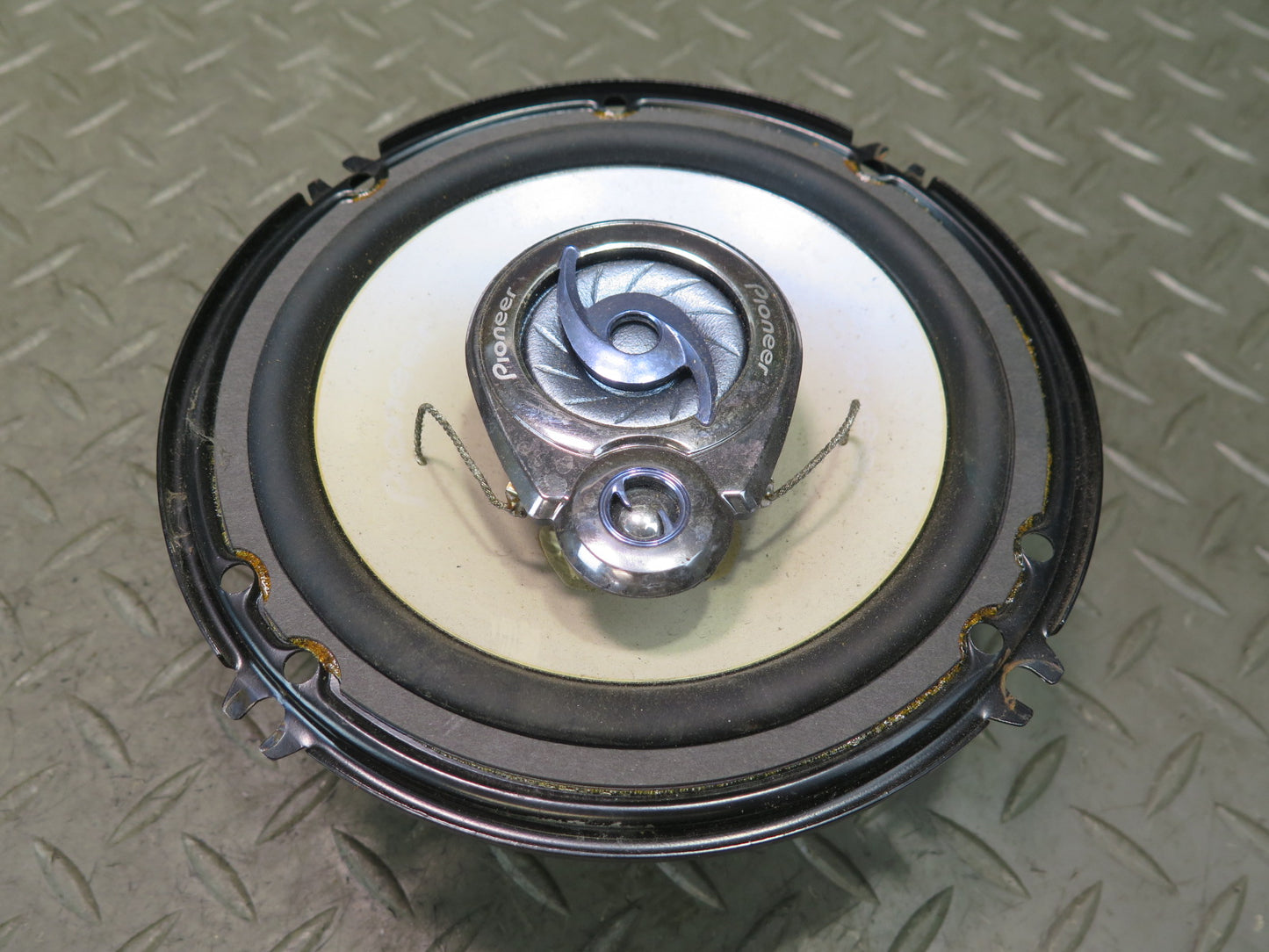 Set of 2 Pioneer TS-606 3-WAY 6.5'' 16CM 180W MAX Coaxial Car Speaker