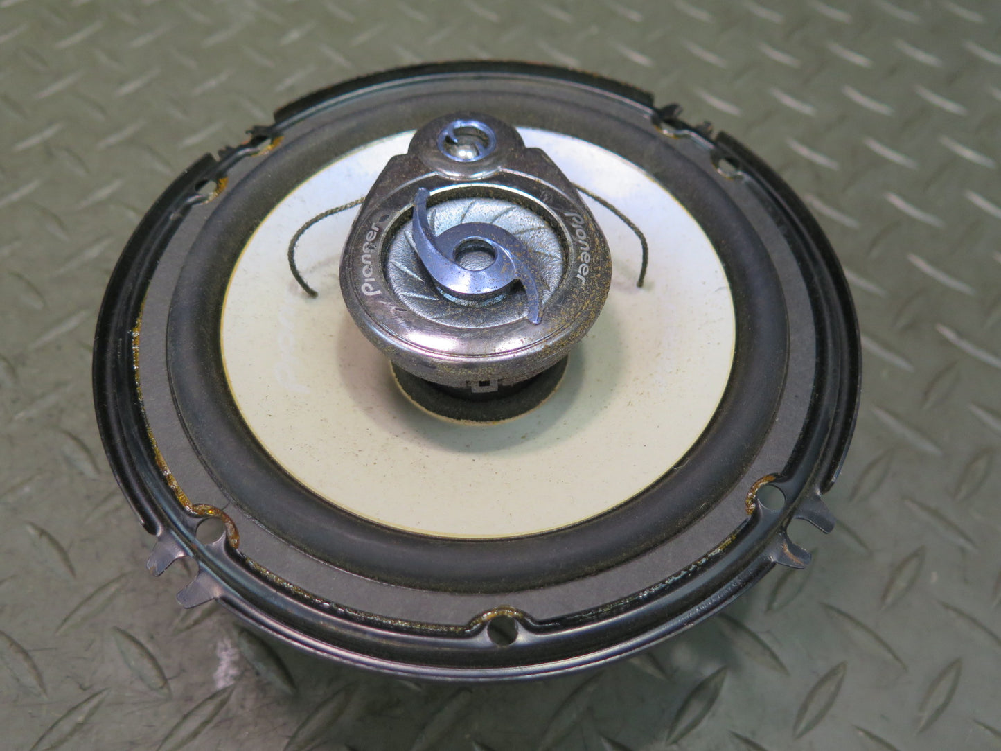 Set of 2 Pioneer TS-606 3-WAY 6.5'' 16CM 180W MAX Coaxial Car Speaker
