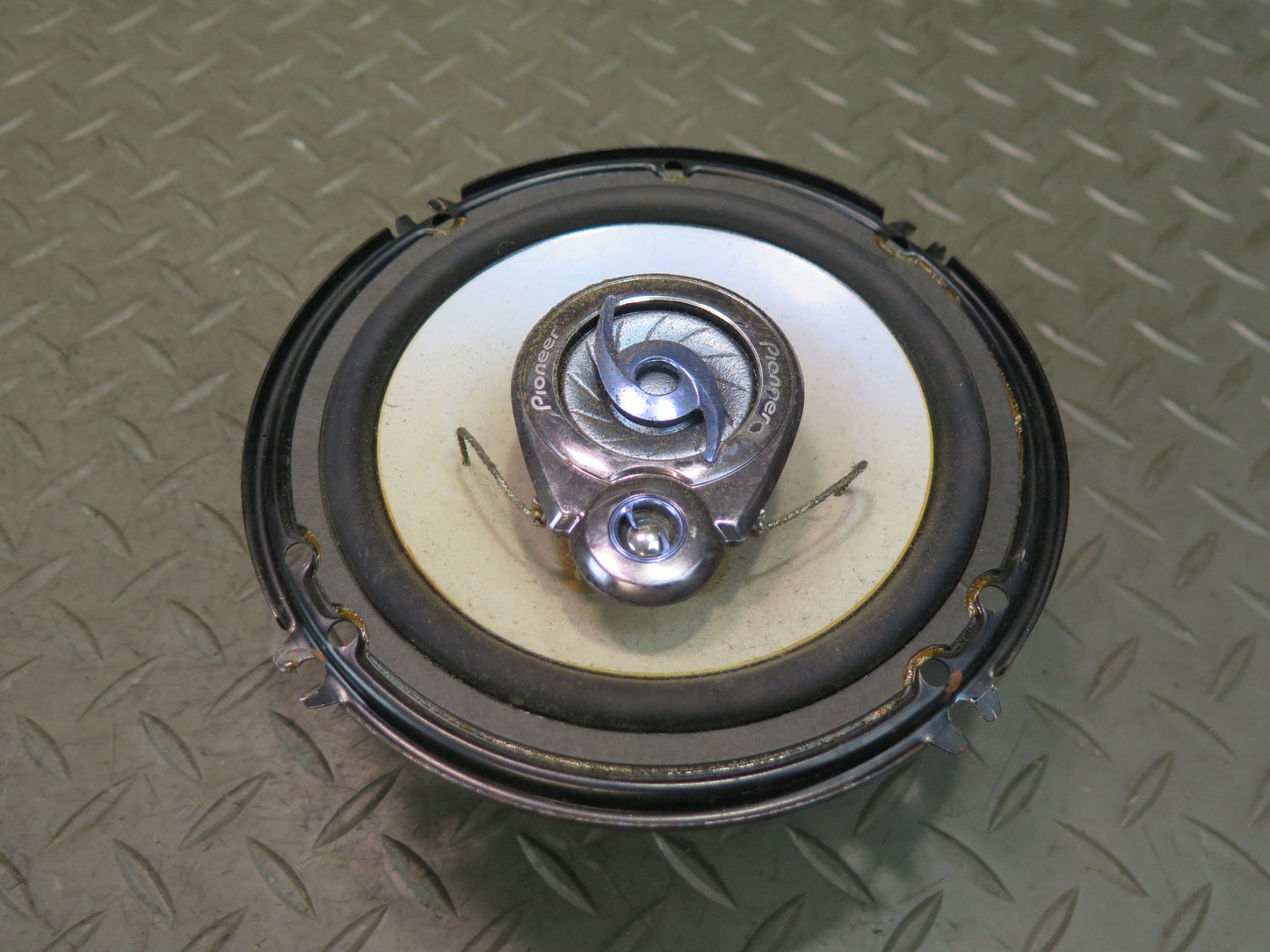 Set of 2 Pioneer TS-606 3-WAY 6.5'' 16CM 180W MAX Coaxial Car Speaker