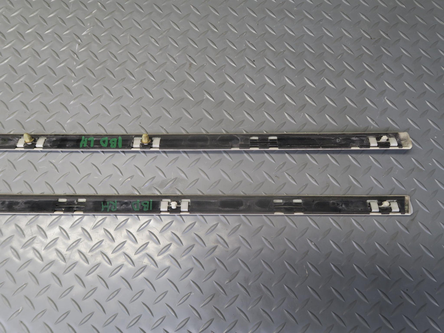 01-06 BMW E46 330ci 2DOOR Set of 4 Rear Quarter & Door Trim Molding White OEM