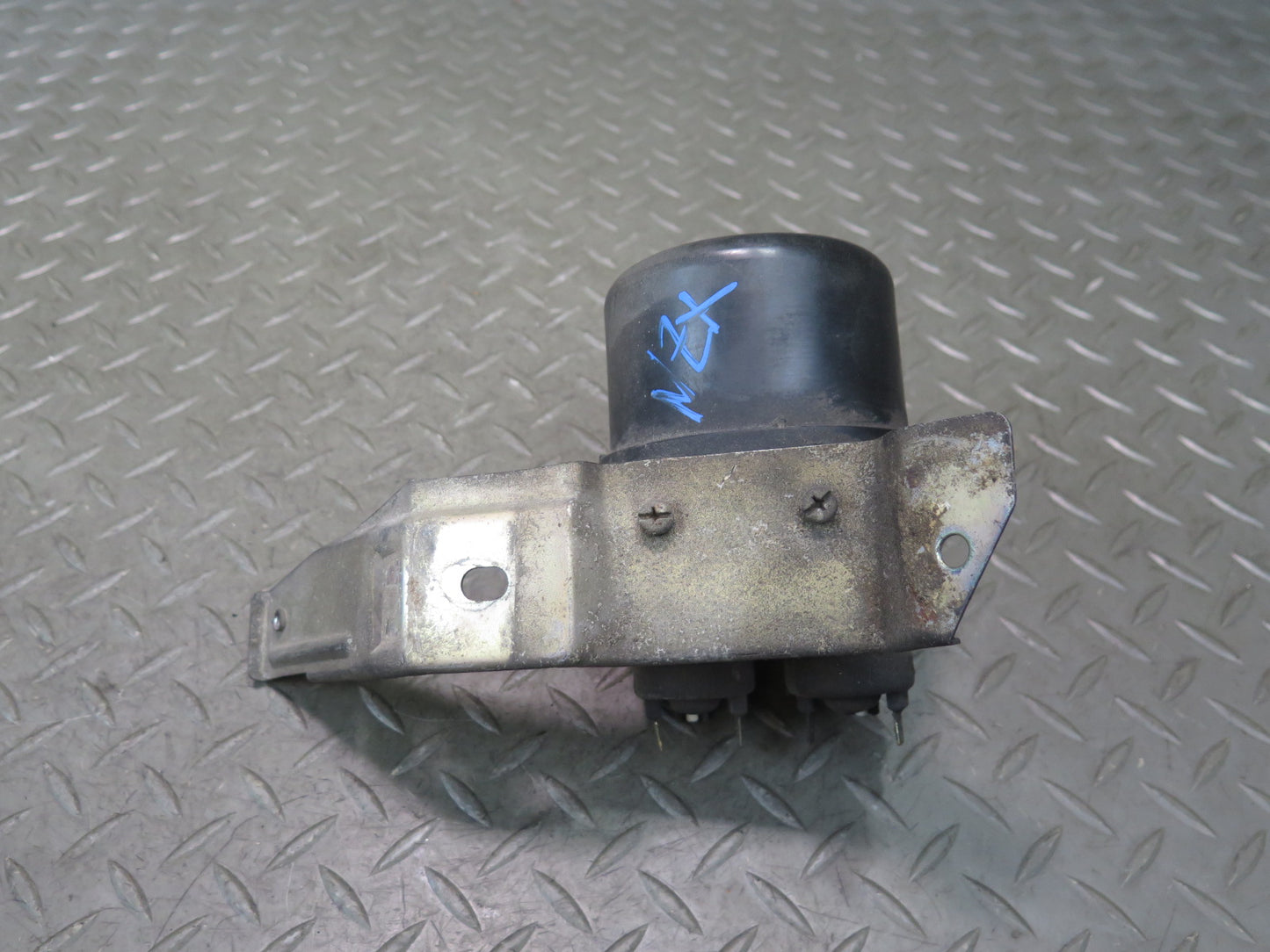 79-83 Datsun 280ZX S130 NA Vacuum Tank Pump Canister Assembly OEM