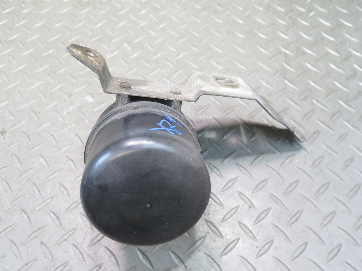 79-83 Datsun 280ZX S130 NA Vacuum Tank Pump Canister Assembly OEM