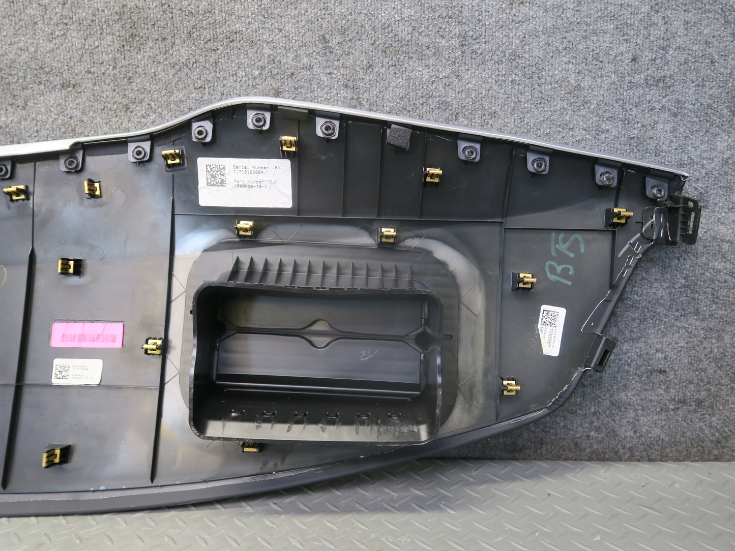 2016-2019 Tesla Model S 75D Dashboard Instrument Panel Upper Trim Cover