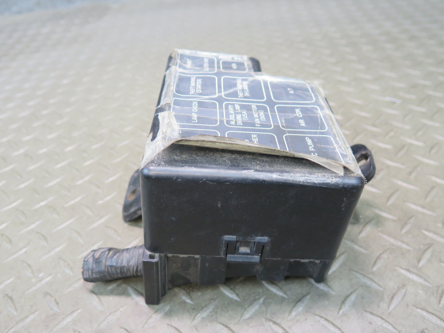 84-89 Nissan Z31 300ZX Engine Bay Small  Fuse Relay Box Module OEM